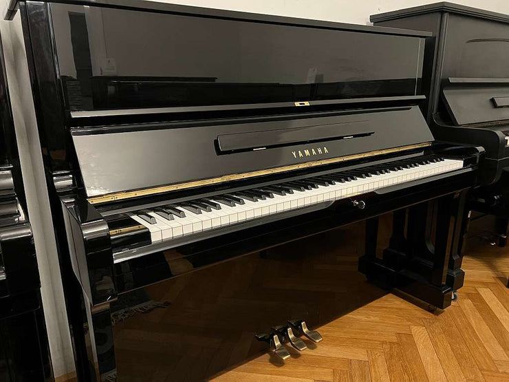 Yamaha U2 piano