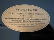 Schneyder 112 Klavier